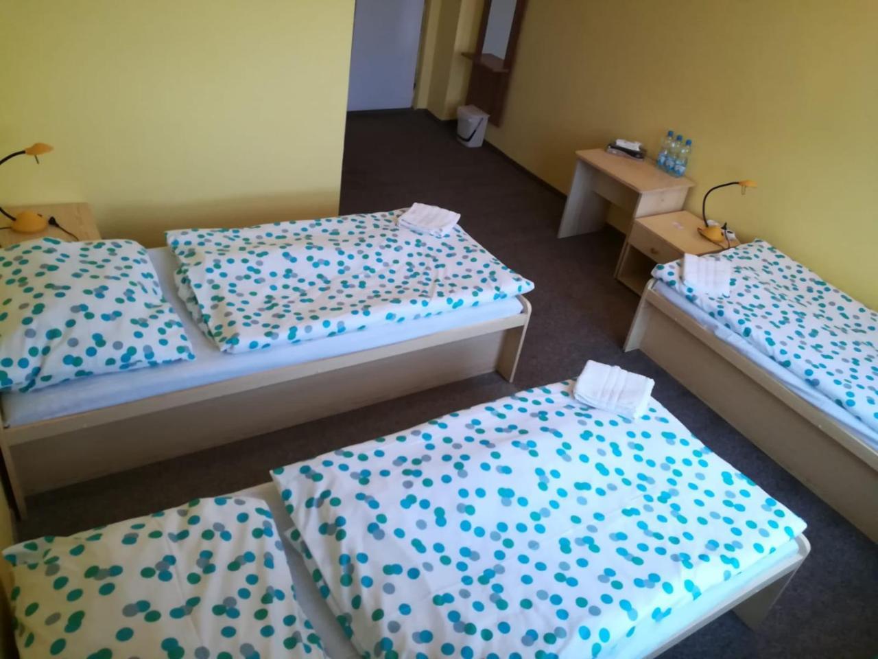 Hotel Modra Hvezda Sadska Luaran gambar